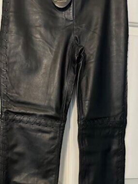 NWT. Newport News. Black Leather whipstitch bootcut pants Sz 4